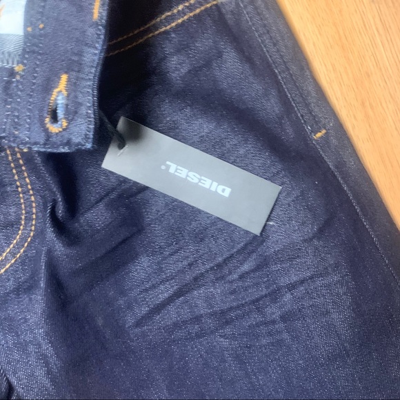 Diesel straight leg blue jeans. - Picture 4 of 5